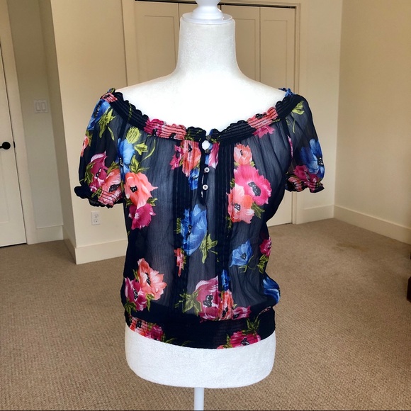 Hollister Sheer Floral Top - Picture 4 of 4